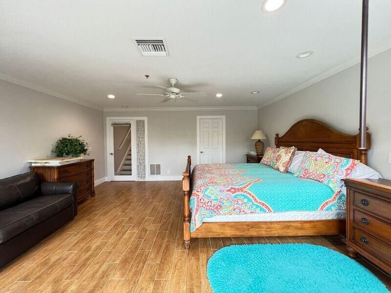 出租: $5,500 (4 贝兹, 4 浴室, 2864 平方英尺)