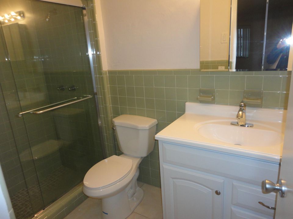 出租: $3,200 (2 贝兹, 2 浴室, 1300 平方英尺)