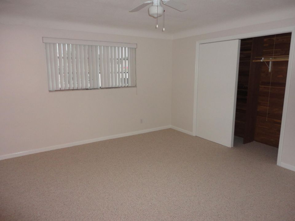 出租: $3,200 (2 贝兹, 2 浴室, 1300 平方英尺)