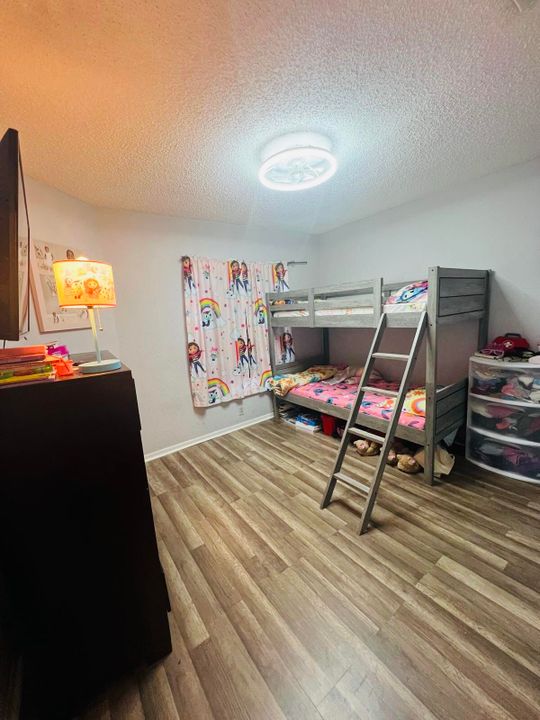 En Venta: $489,900 (2 camas, 2 baños, 1647 Pies cuadrados)