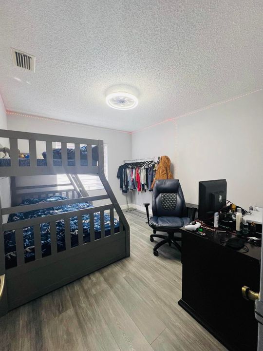 En Venta: $489,900 (2 camas, 2 baños, 1647 Pies cuadrados)