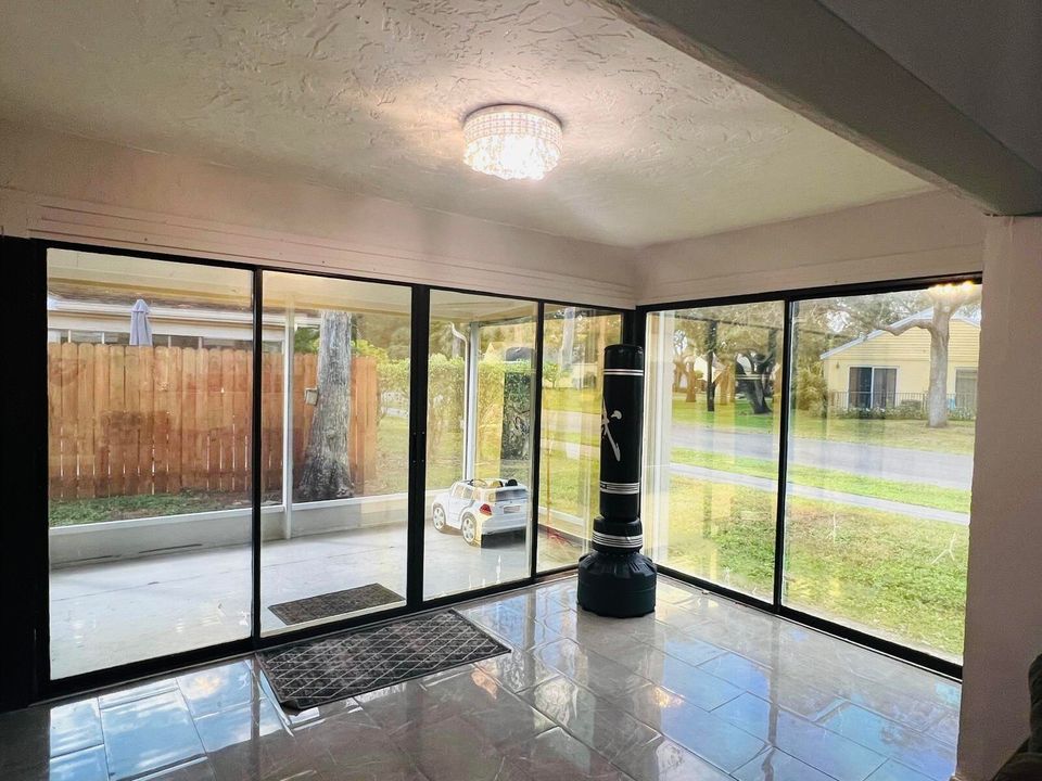 En Venta: $489,900 (2 camas, 2 baños, 1647 Pies cuadrados)