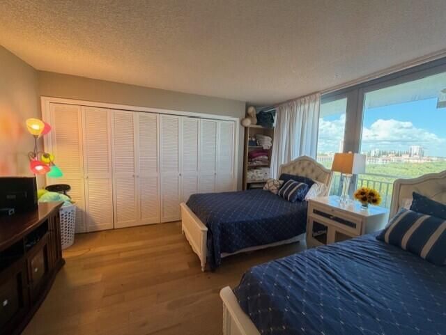 出租: $4,000 (2 贝兹, 2 浴室, 1300 平方英尺)