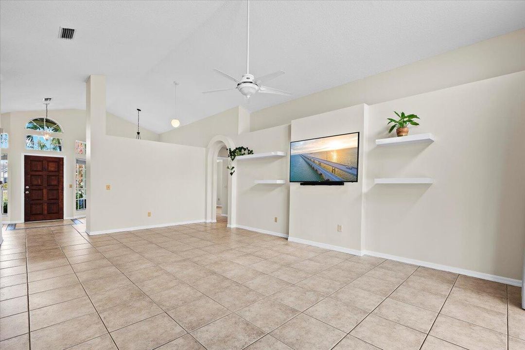 For Sale: $419,500 (3 beds, 2 baths, 1657 Square Feet)