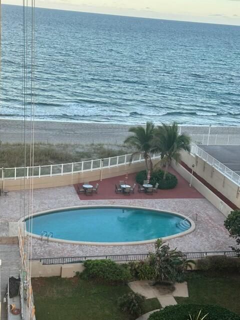 出租: $4,000 (2 贝兹, 2 浴室, 1300 平方英尺)