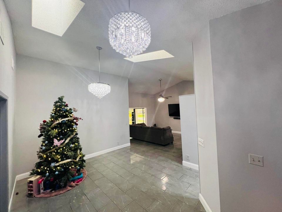 En Venta: $489,900 (2 camas, 2 baños, 1647 Pies cuadrados)