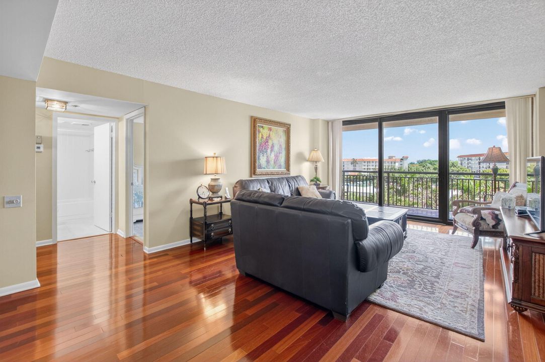 En Venta: $675,000 (2 camas, 2 baños, 1340 Pies cuadrados)