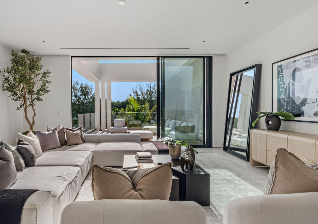 На продажу: $24,445,000 (6 спален, 8 ванн, 7284 Квадратных фут)