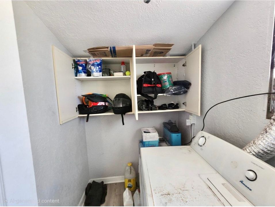 待售: $250,000 (3 贝兹, 1 浴室, 1052 平方英尺)