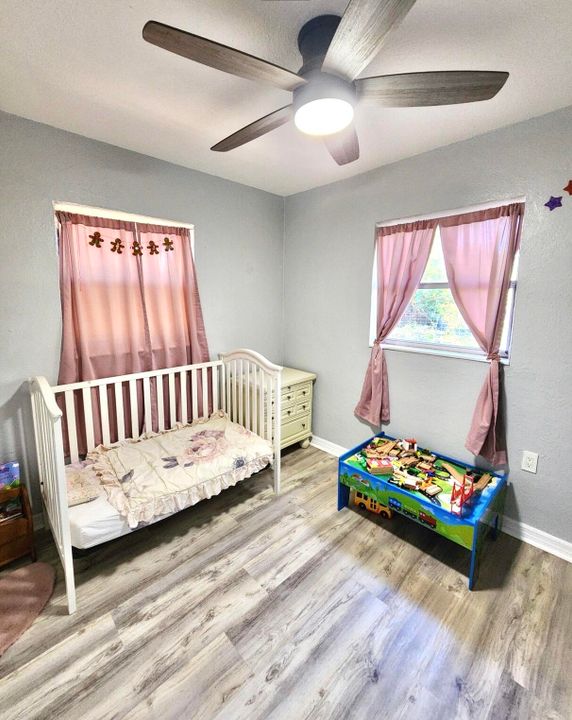 待售: $250,000 (3 贝兹, 1 浴室, 1052 平方英尺)