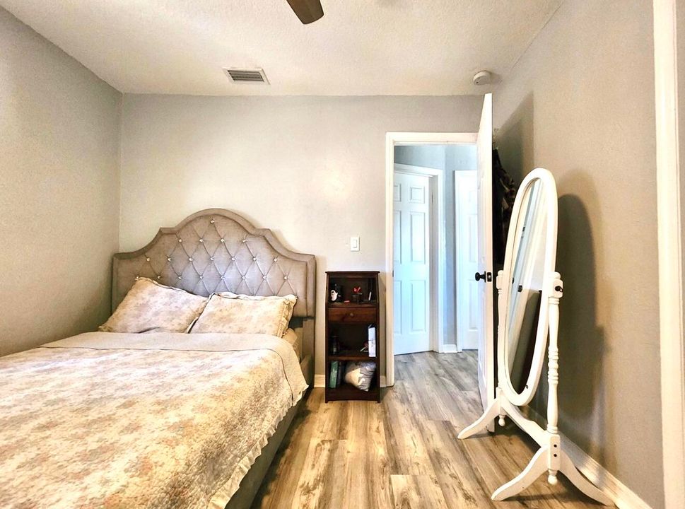 待售: $250,000 (3 贝兹, 1 浴室, 1052 平方英尺)