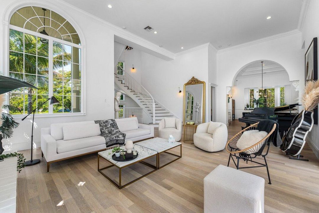 待售: $5,950,000 (6 贝兹, 7 浴室, 6351 平方英尺)