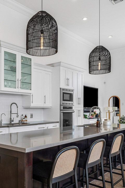 待售: $5,950,000 (6 贝兹, 7 浴室, 6351 平方英尺)