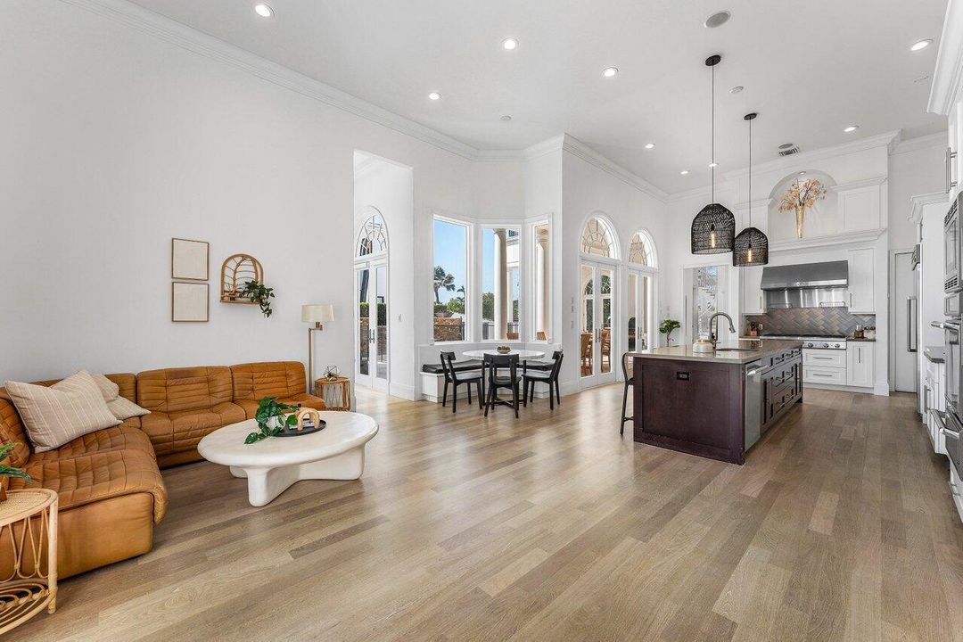 待售: $5,950,000 (6 贝兹, 7 浴室, 6351 平方英尺)