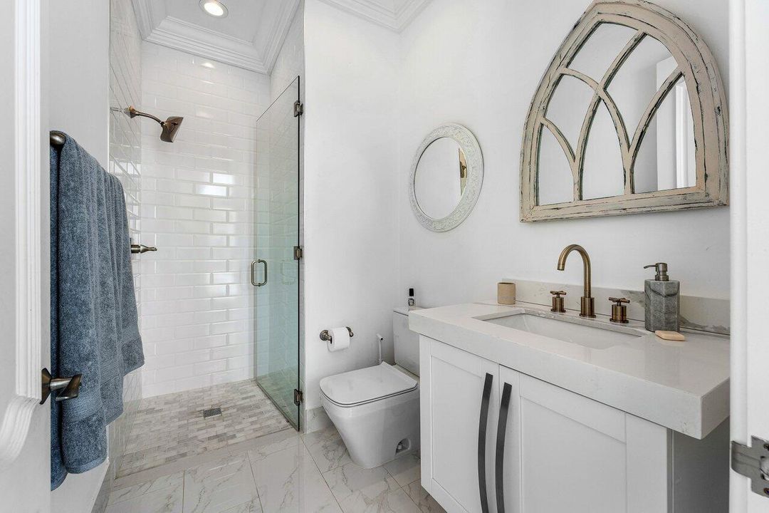 待售: $5,950,000 (6 贝兹, 7 浴室, 6351 平方英尺)