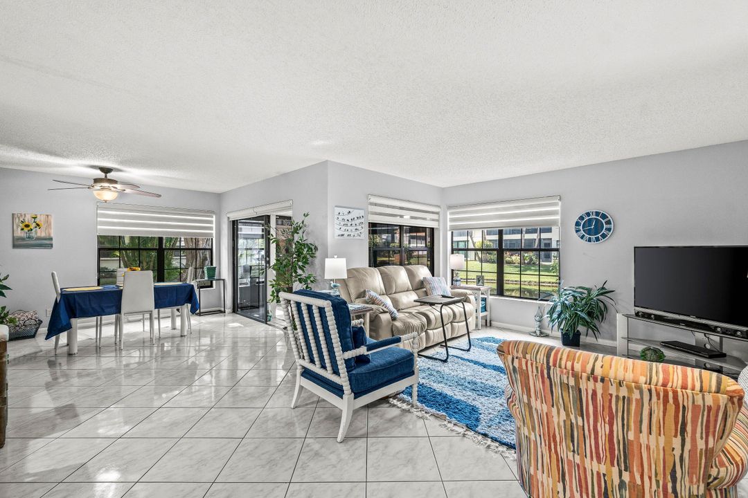 待售: $189,900 (2 贝兹, 2 浴室, 1231 平方英尺)