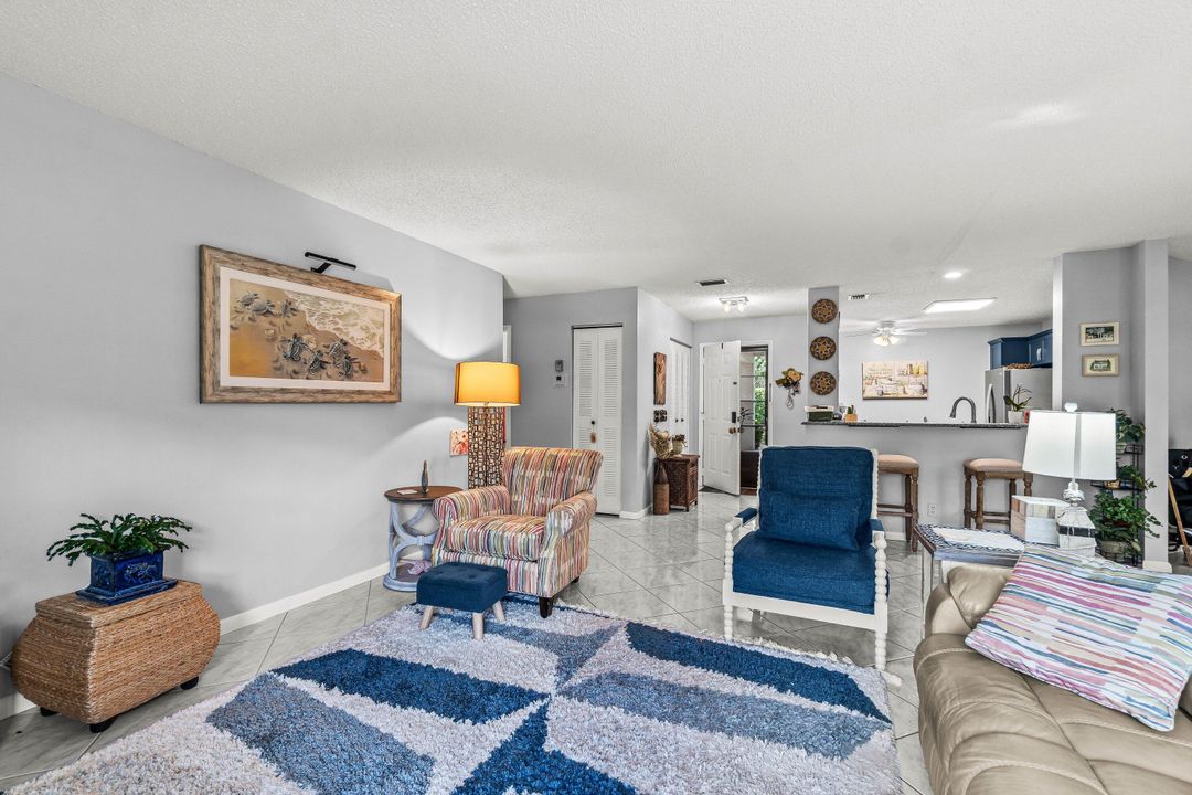 待售: $189,900 (2 贝兹, 2 浴室, 1231 平方英尺)