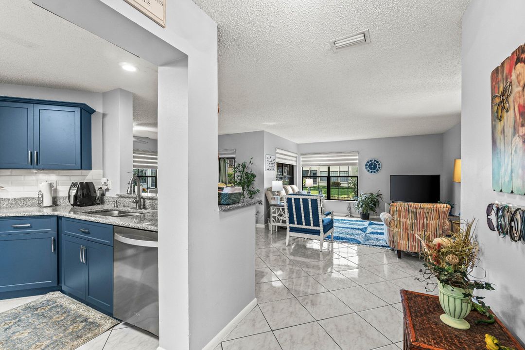 待售: $189,900 (2 贝兹, 2 浴室, 1231 平方英尺)