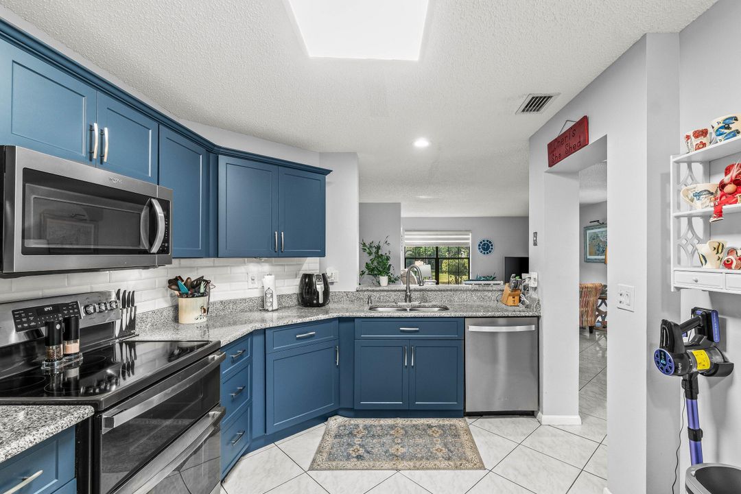 待售: $189,900 (2 贝兹, 2 浴室, 1231 平方英尺)