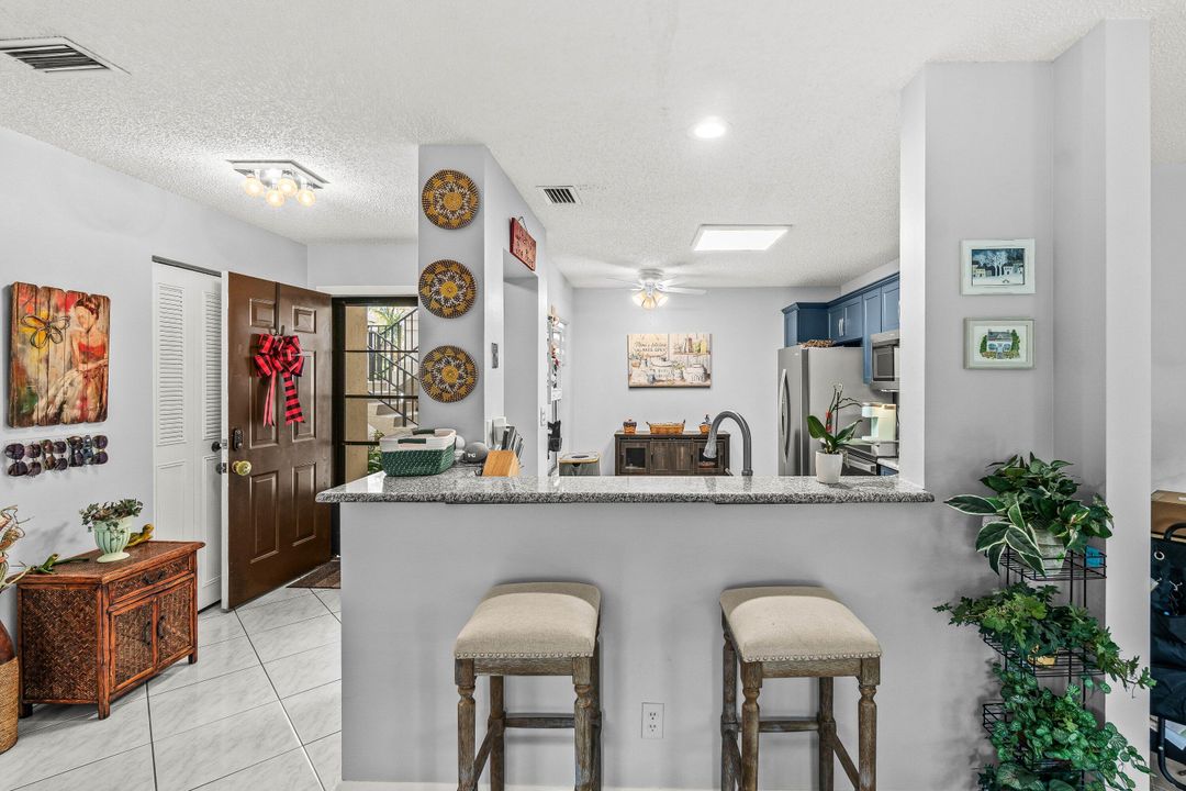 待售: $189,900 (2 贝兹, 2 浴室, 1231 平方英尺)