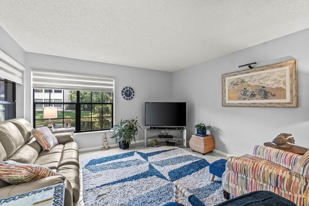 待售: $189,900 (2 贝兹, 2 浴室, 1231 平方英尺)