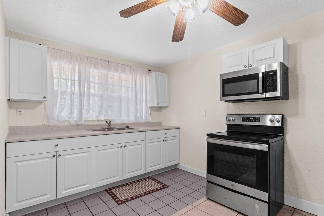 На продажу: $1,875,000 (6 спален, 3 ванн, 3464 Квадратных фут)