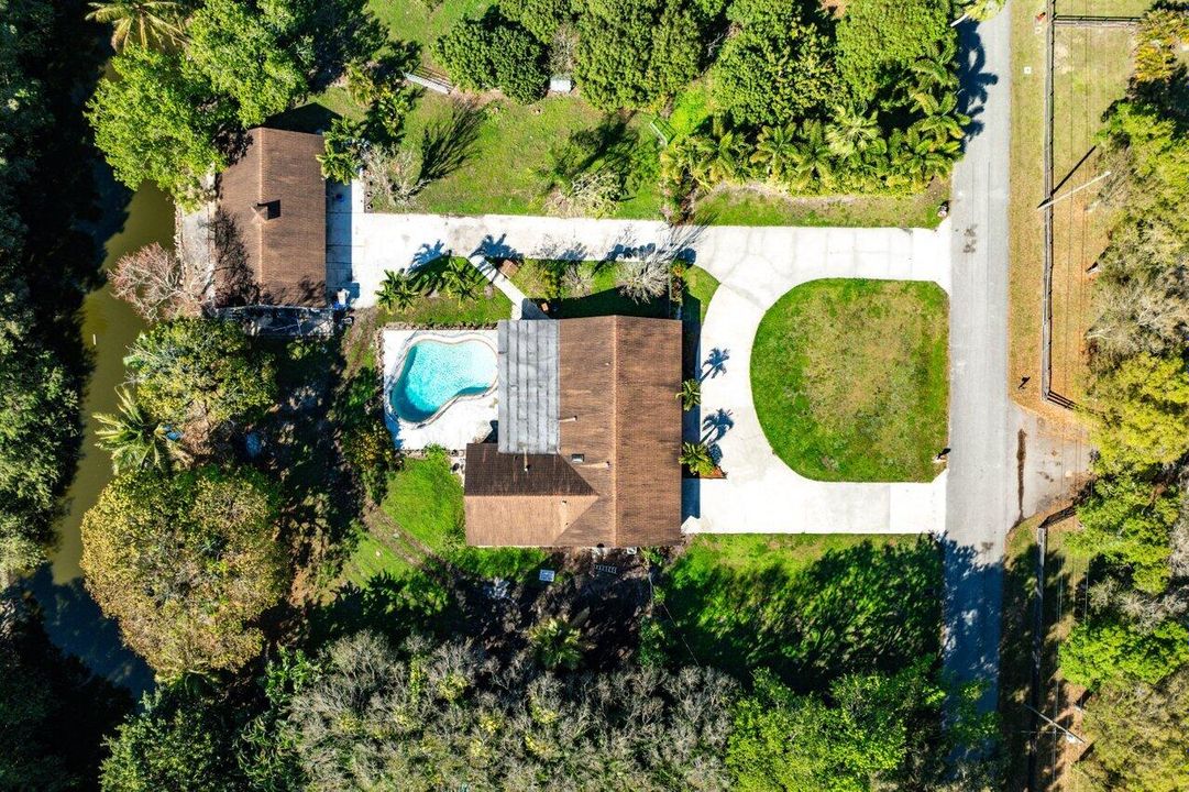 На продажу: $1,875,000 (6 спален, 3 ванн, 3464 Квадратных фут)