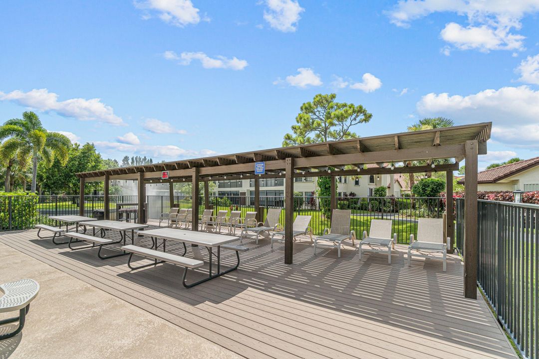 待售: $189,900 (2 贝兹, 2 浴室, 1231 平方英尺)