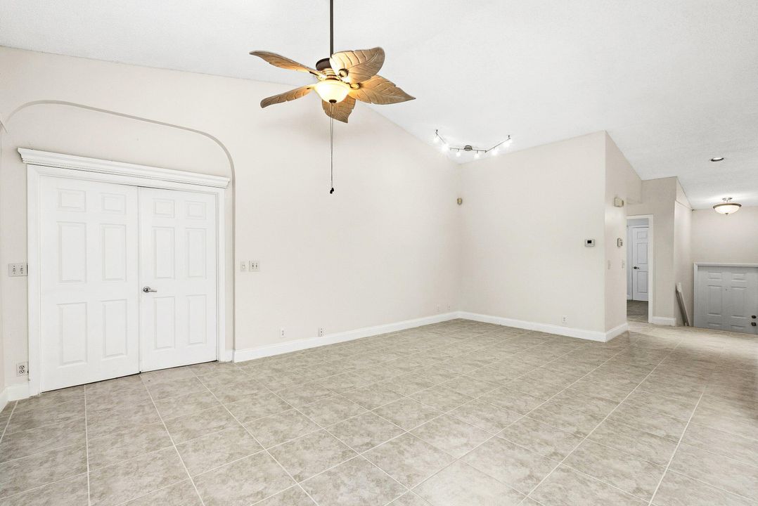 待售: $325,000 (3 贝兹, 2 浴室, 1516 平方英尺)