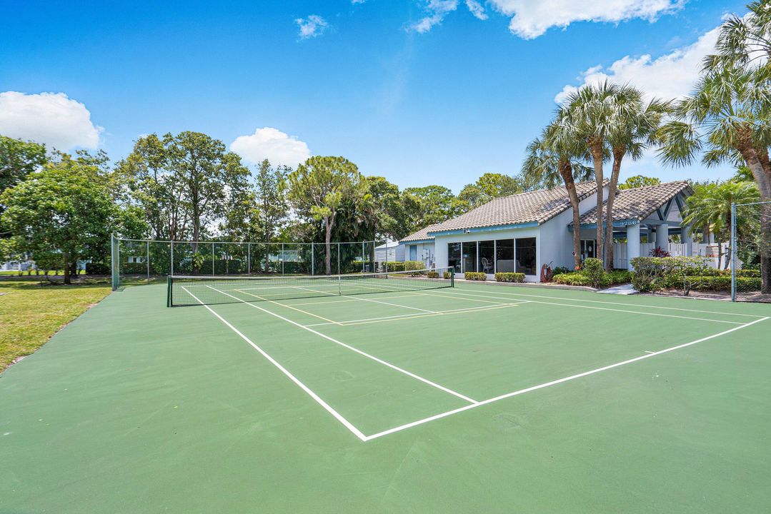 待售: $325,000 (3 贝兹, 2 浴室, 1516 平方英尺)