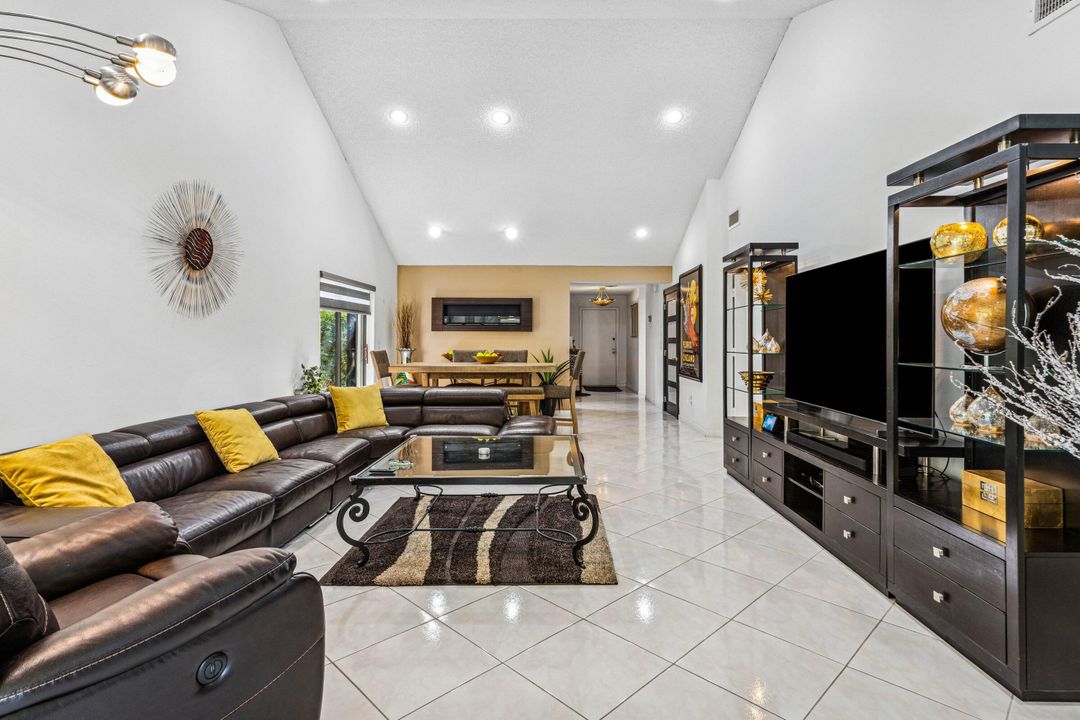 En Venta: $499,000 (2 camas, 2 baños, 1856 Pies cuadrados)