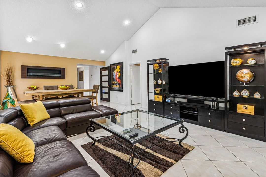 En Venta: $499,000 (2 camas, 2 baños, 1856 Pies cuadrados)