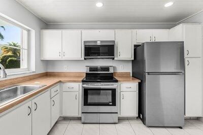 For Sale: $159,000 (2 beds, 2 baths, 963 Square Feet)