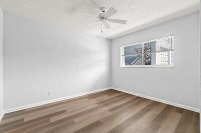 For Sale: $159,000 (2 beds, 2 baths, 963 Square Feet)