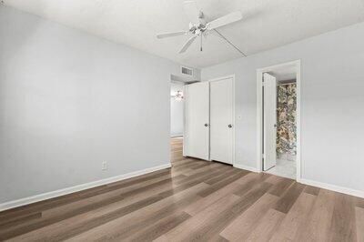 For Sale: $159,000 (2 beds, 2 baths, 963 Square Feet)