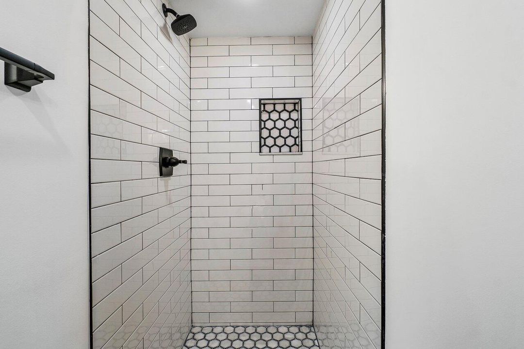 For Rent: $2,700 (3 beds, 2 baths, 1175 Square Feet)