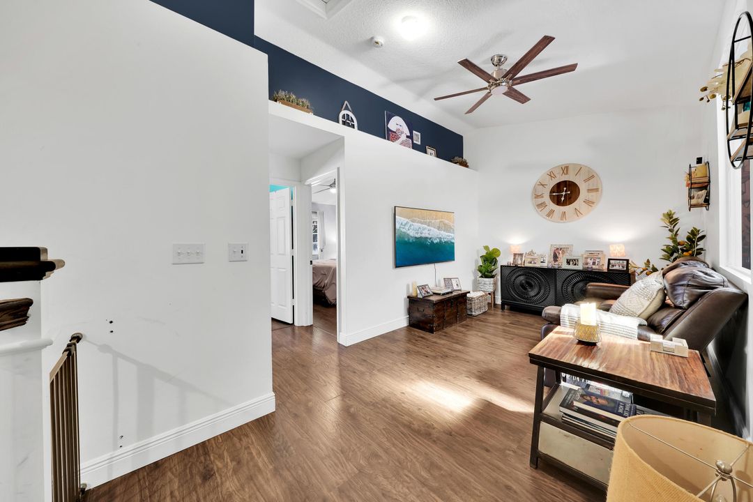 For Sale: $569,900 (3 beds, 2 baths, 1776 Square Feet)