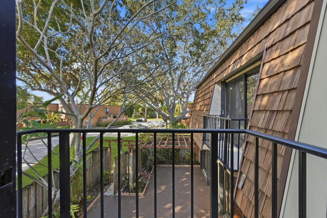 For Sale: $295,000 (3 beds, 3 baths, 1488 Square Feet)