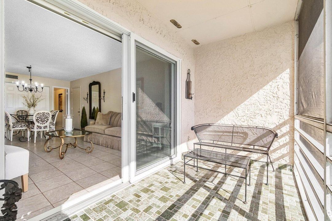 待售: $125,000 (1 贝兹, 1 浴室, 704 平方英尺)