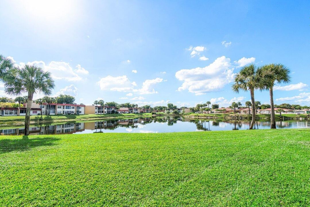 待售: $125,000 (1 贝兹, 1 浴室, 704 平方英尺)