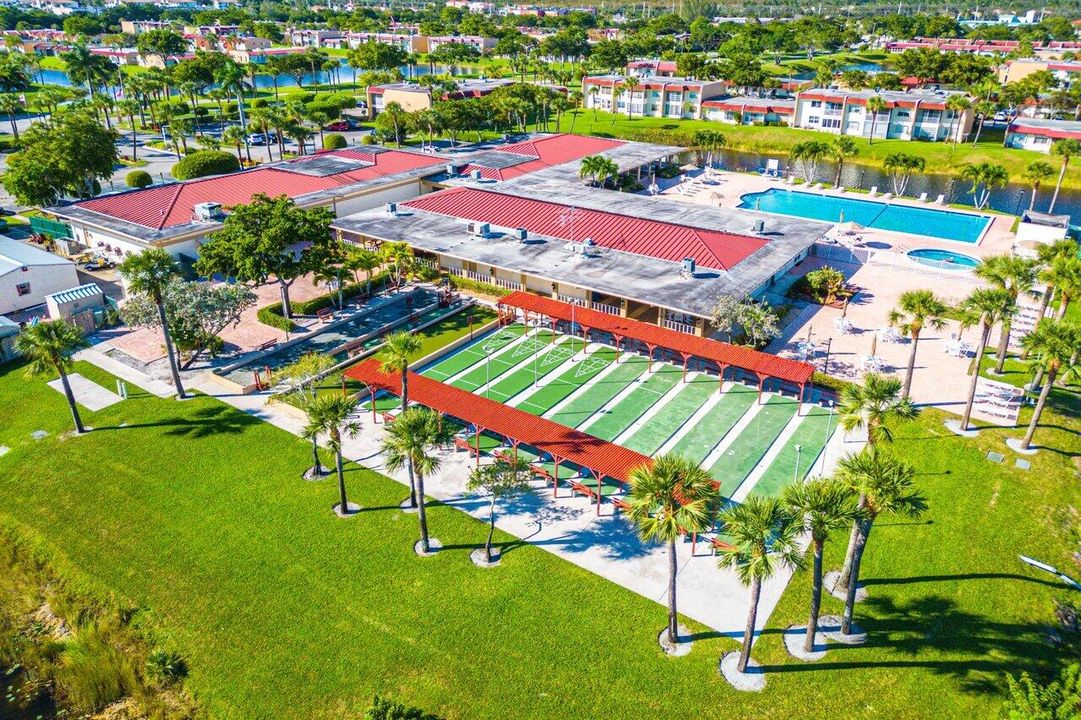 待售: $125,000 (1 贝兹, 1 浴室, 704 平方英尺)