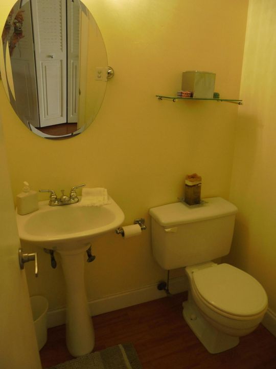 出租: $1,300 (1 贝兹, 1 浴室, 752 平方英尺)