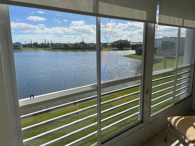 出租: $1,300 (1 贝兹, 1 浴室, 752 平方英尺)