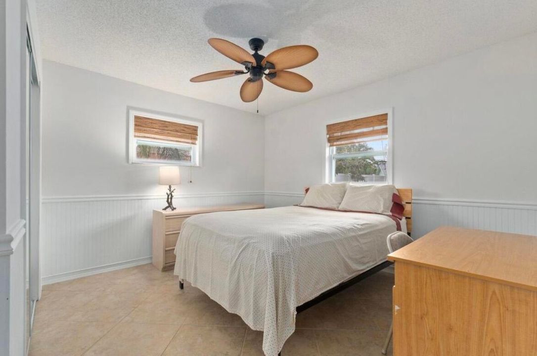 For Sale: $349,900 (2 beds, 2 baths, 1188 Square Feet)