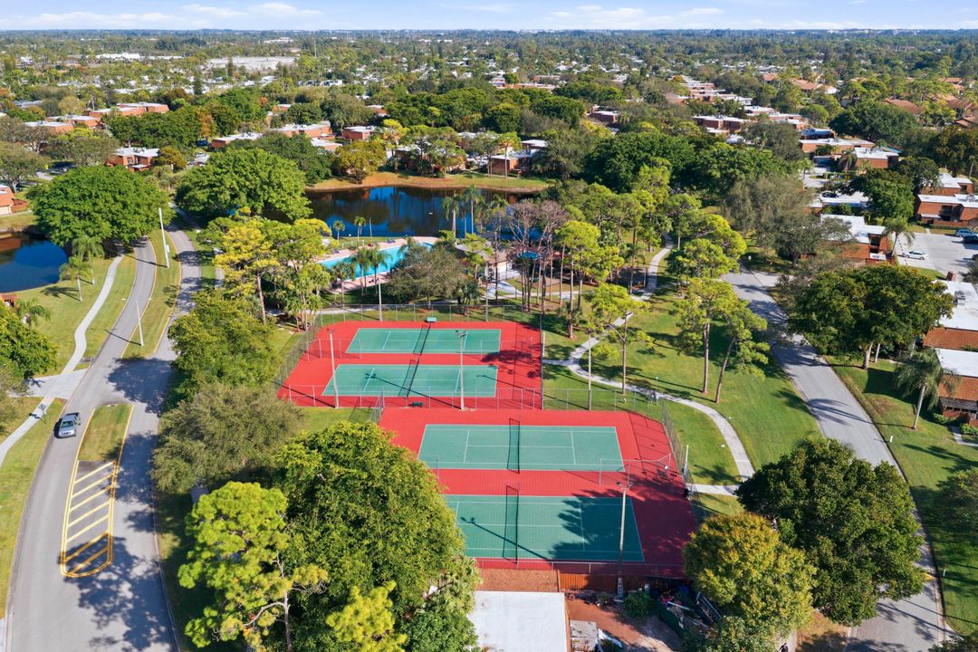 For Sale: $295,000 (3 beds, 3 baths, 1488 Square Feet)