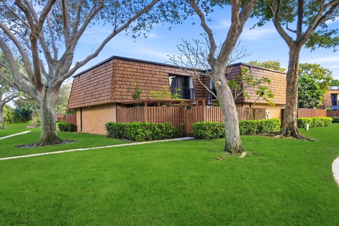 For Sale: $295,000 (3 beds, 3 baths, 1488 Square Feet)