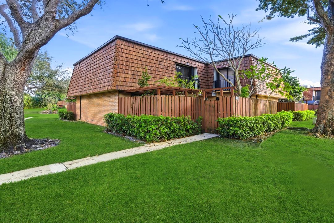 For Sale: $295,000 (3 beds, 3 baths, 1488 Square Feet)