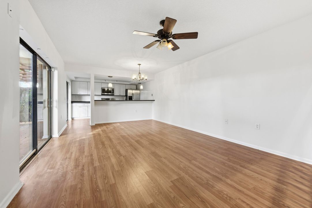 For Sale: $295,000 (3 beds, 3 baths, 1488 Square Feet)