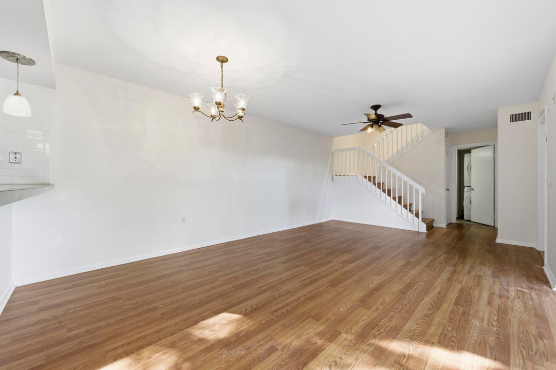 For Sale: $295,000 (3 beds, 3 baths, 1488 Square Feet)