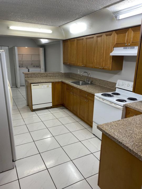 For Rent: $2,550 (3 beds, 2 baths, 1217 Square Feet)